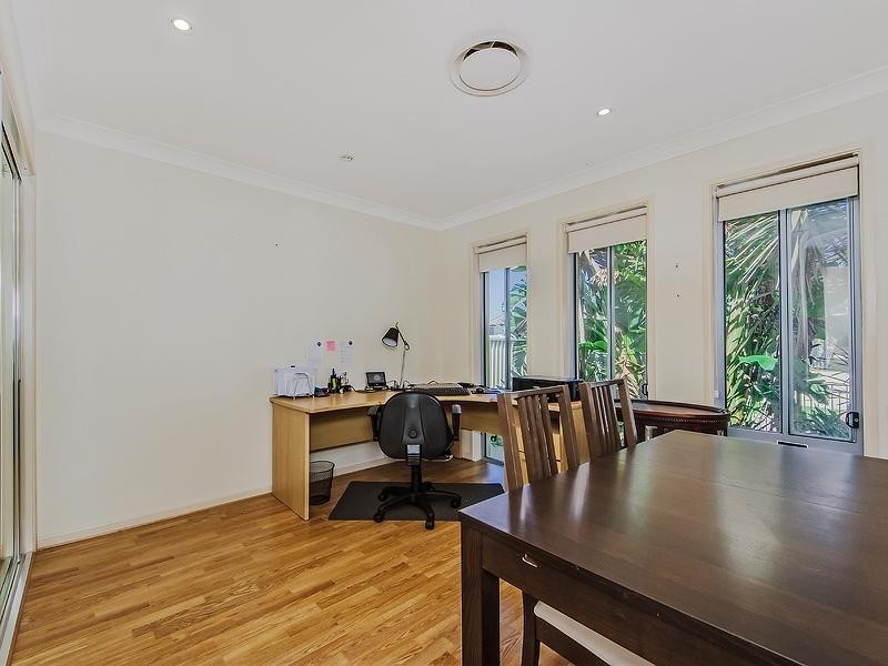 4 Riverbank Court, Ashmore QLD 4214