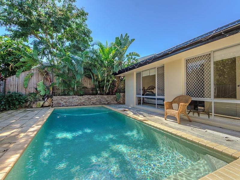 4 Riverbank Court, Ashmore QLD 4214