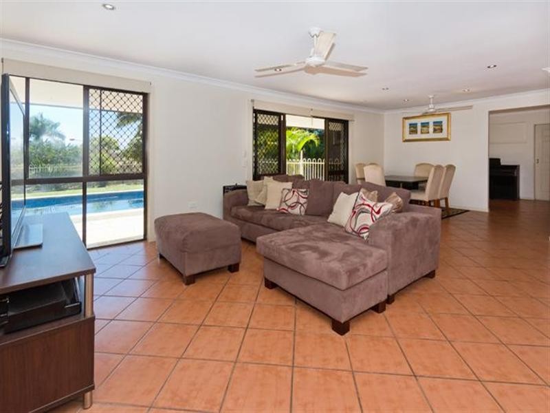 2 Mara Court, Ashmore QLD 4214