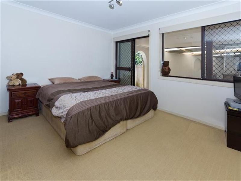 2 Mara Court, Ashmore QLD 4214