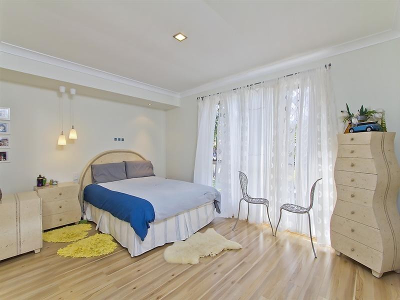 2 Meru Close, Southport QLD 4215