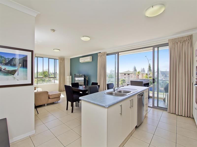 11 Mermaid Shores 2256 Gold Coast Highway, Mermaid Beach QLD 4218