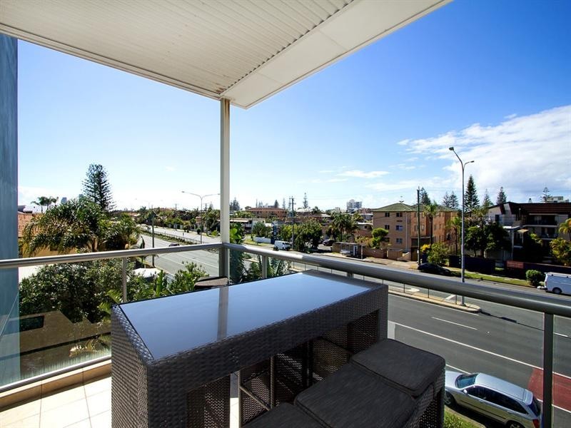 11 Mermaid Shores 2256 Gold Coast Highway, Mermaid Beach QLD 4218