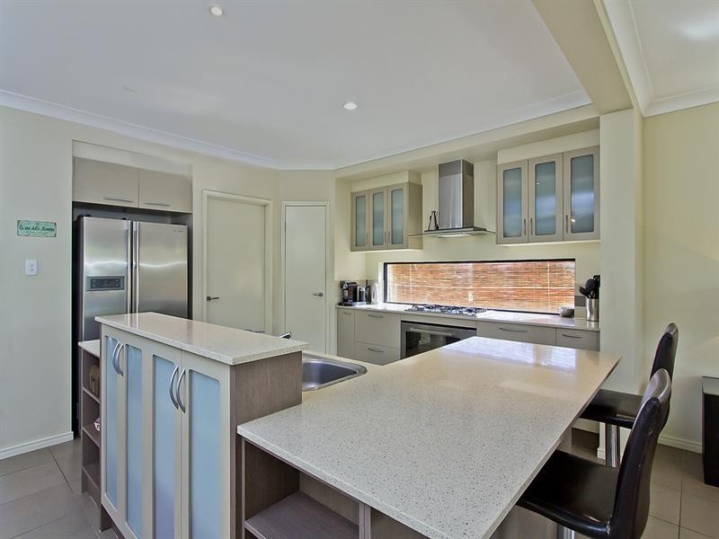 5 Hallmark Court, Ashmore QLD 4214