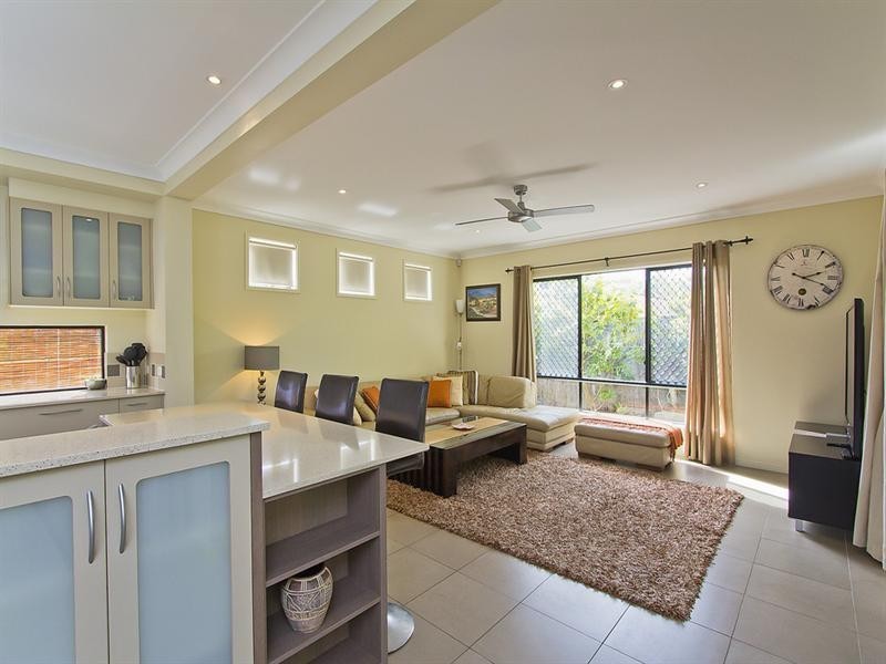 5 Hallmark Court, Ashmore QLD 4214