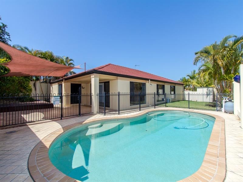 4 Little Hampton Court, Arundel QLD 4214