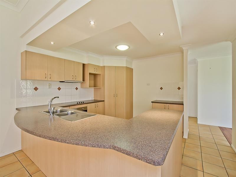 4 Little Hampton Court, Arundel QLD 4214