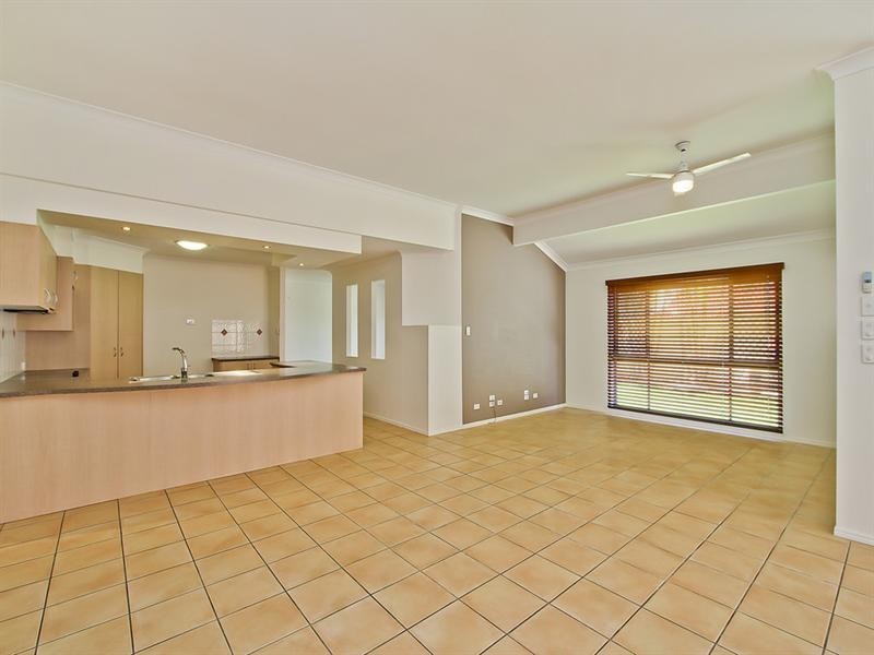 4 Little Hampton Court, Arundel QLD 4214