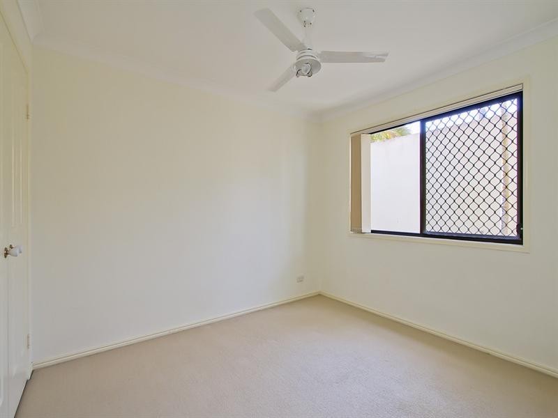 4 Little Hampton Court, Arundel QLD 4214