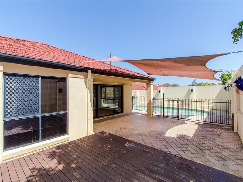 4 Little Hampton Court, Arundel QLD 4214