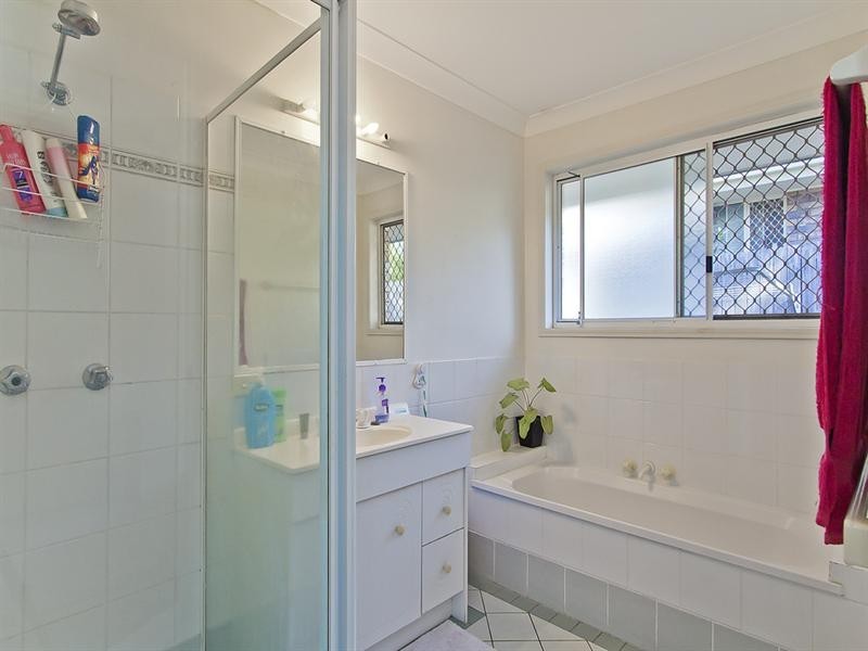 145 Henry Cotton Drive, Parkwood QLD 4214