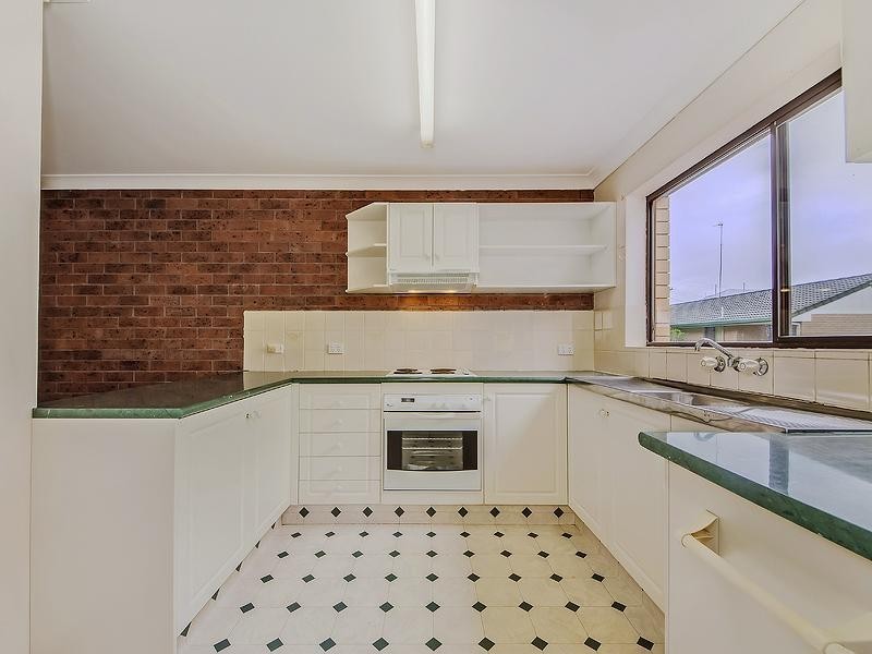 8/36 Government Road, Labrador QLD 4215