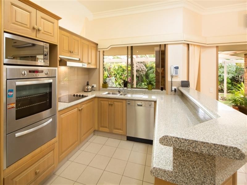 4 Mitcham Place, Robina QLD 4226
