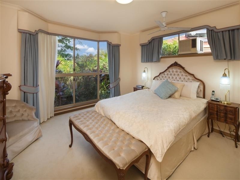 4 Mitcham Place, Robina QLD 4226