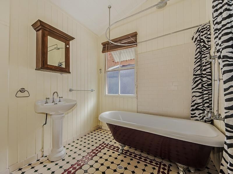 18 Norman Street, Southport QLD 4215