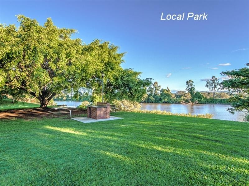 52 Clear River Boulevard, Ashmore QLD 4214