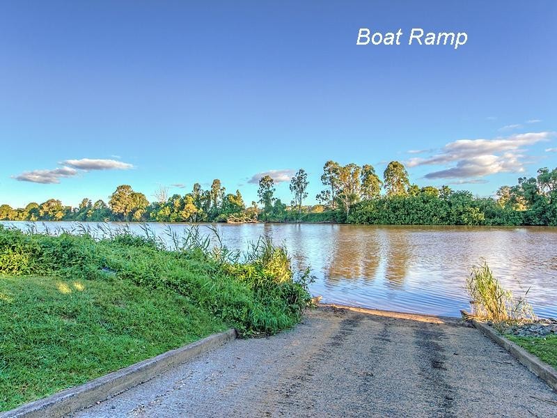 52 Clear River Boulevard, Ashmore QLD 4214