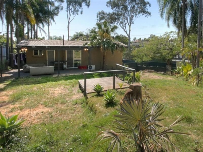 56 Kindra Avenue, Southport QLD 4215
