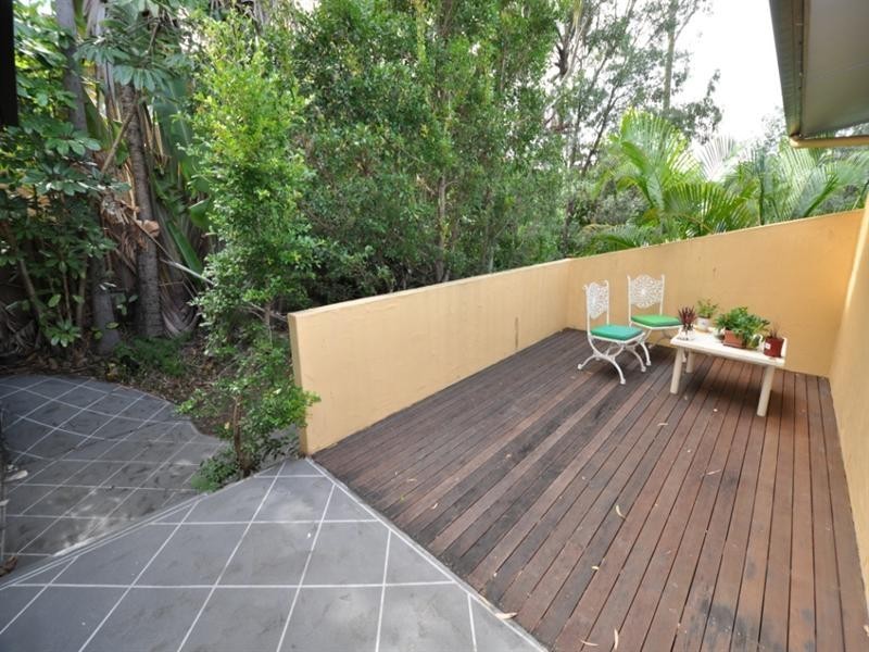 56 Kindra Avenue, Southport QLD 4215