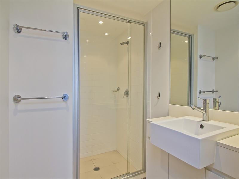 21406/5 Lawson Street, Southport QLD 4215