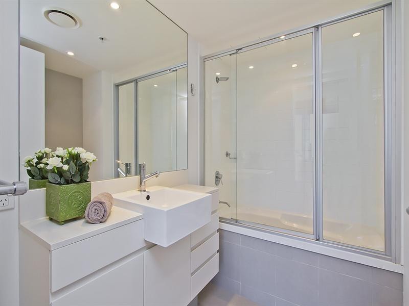 21406/5 Lawson Street, Southport QLD 4215