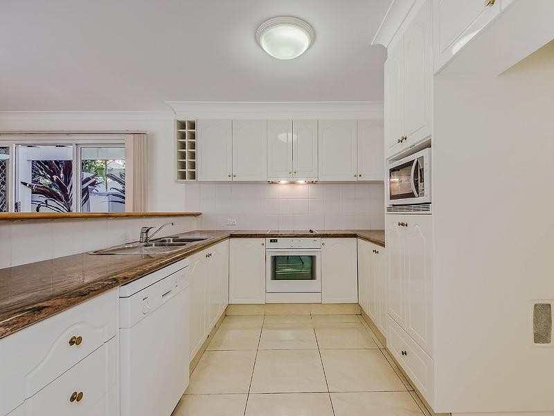 16 Adriana ‘Adelphi Springs’ 100 Cotlew St East, Southport QLD 4215