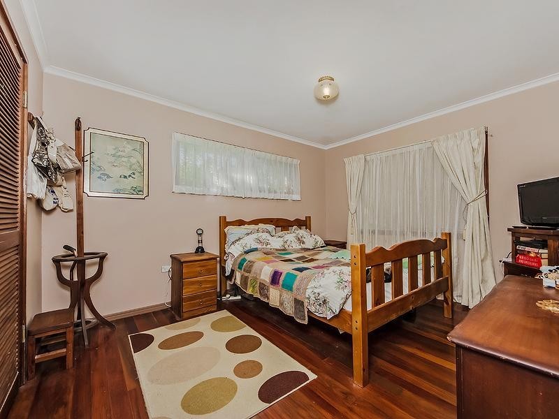 6 Hillview Parade, Ashmore QLD 4214