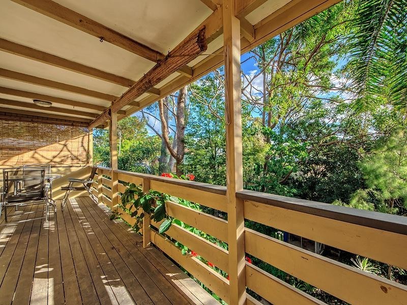 6 Hillview Parade, Ashmore QLD 4214