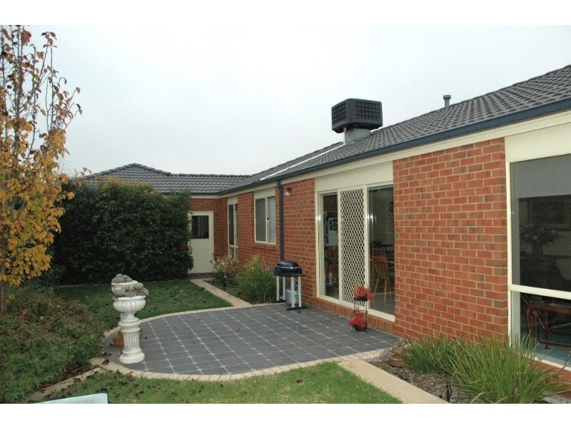 14 Border Boulevard, Sunbury VIC 3429