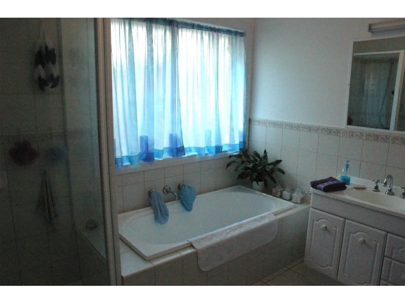 249 Elizabeth Drive, Sunbury VIC 3429