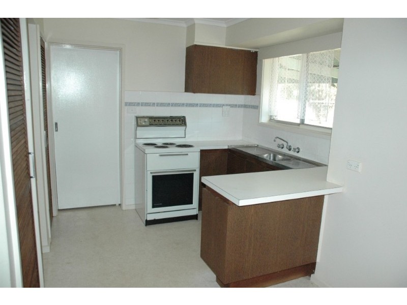 9 Lindsay Avenue, Sunbury VIC 3429