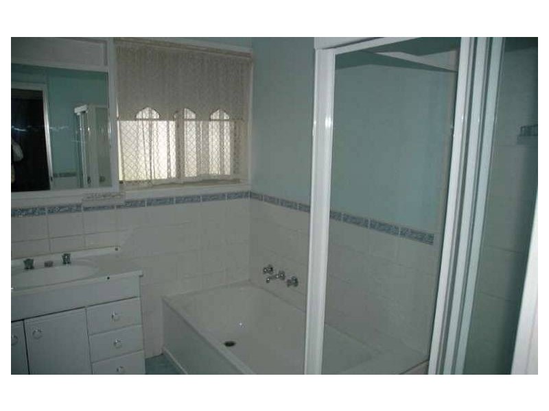 9 Lindsay Avenue, Sunbury VIC 3429