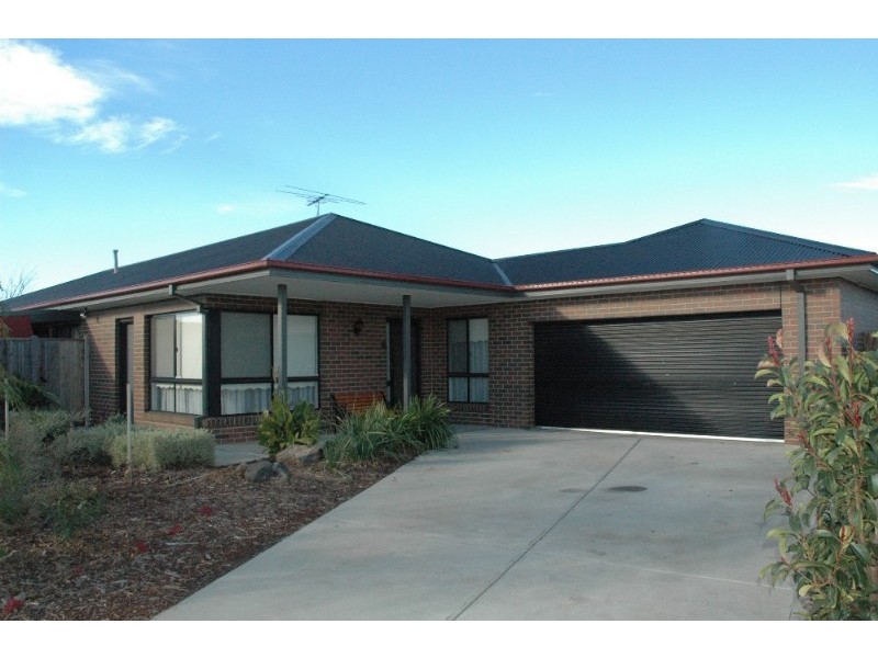 16 Stackpole Crescent, Sunbury VIC 3429