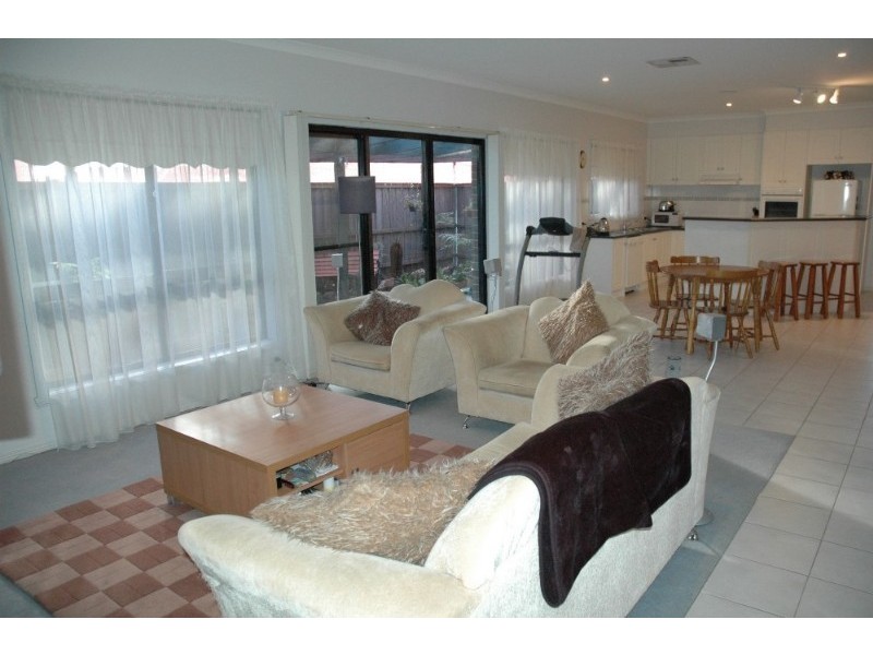 16 Stackpole Crescent, Sunbury VIC 3429