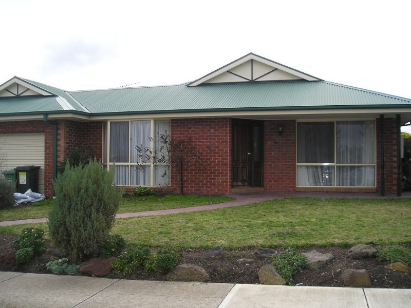 28 Harcombe Drive, Sunbury VIC 3429