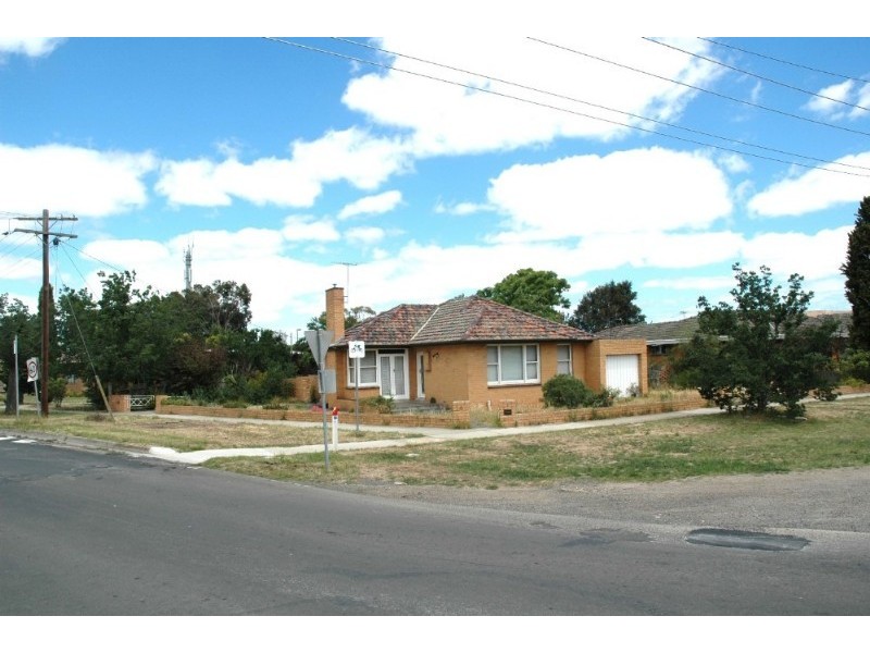 8 Macedon Street, Sunbury VIC 3429