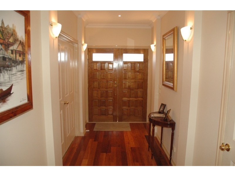 19 Orchardview Grove, Sunbury VIC 3429