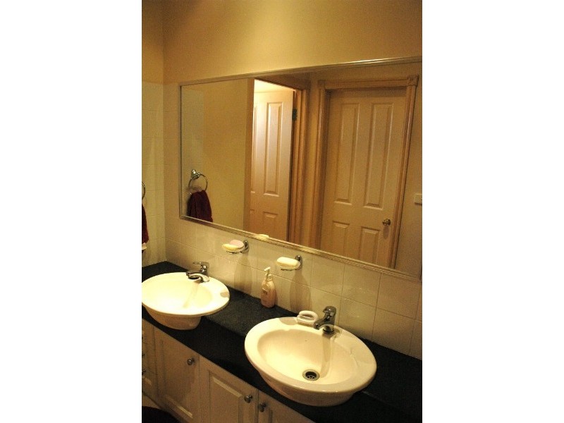 19 Orchardview Grove, Sunbury VIC 3429