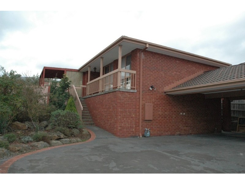 8 Officer Court, Sunbury VIC 3429