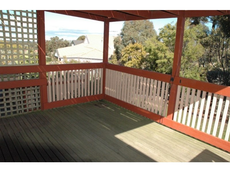 8 Officer Court, Sunbury VIC 3429