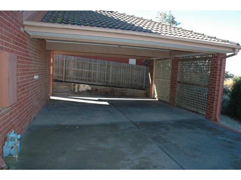 8 Officer Court, Sunbury VIC 3429