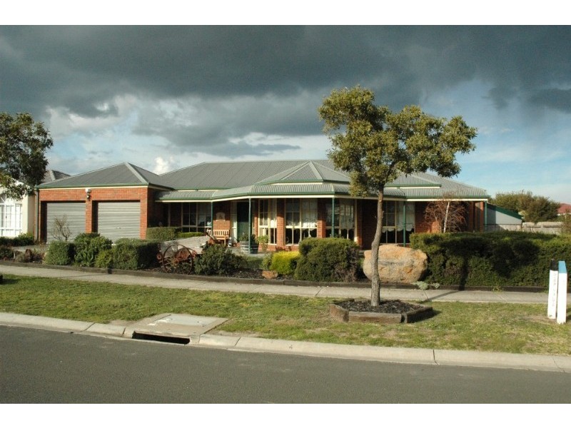 13 Bradman Drive, Sunbury VIC 3429