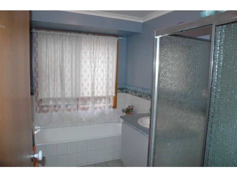 10 Atkinson Close, Sunbury VIC 3429