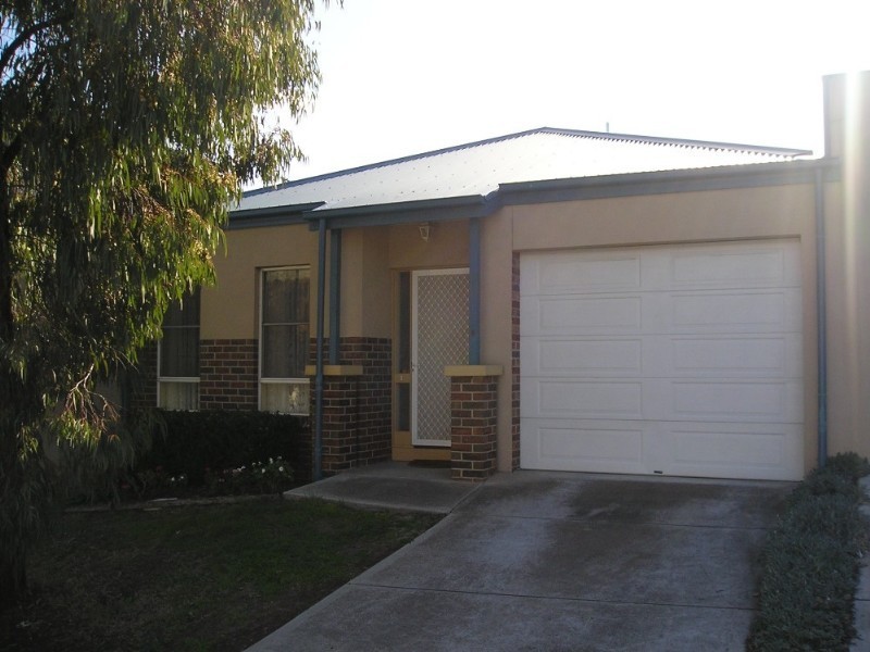 4/37-39 Brook Street, Sunbury VIC 3429