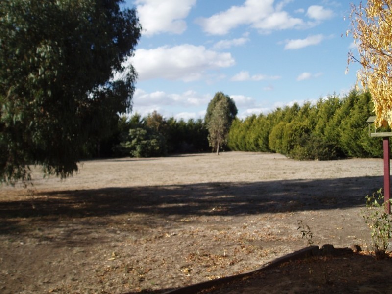 7 Ash Court, Romsey VIC 3434