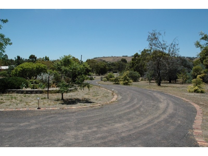 50 Devon Park Close, Sunbury VIC 3429