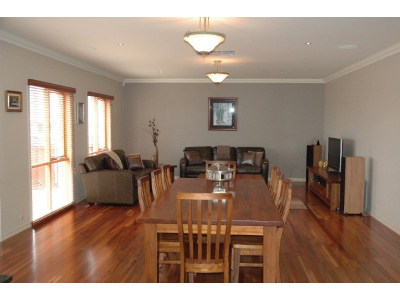 15 Riverview Terrace, Sunbury VIC 3429