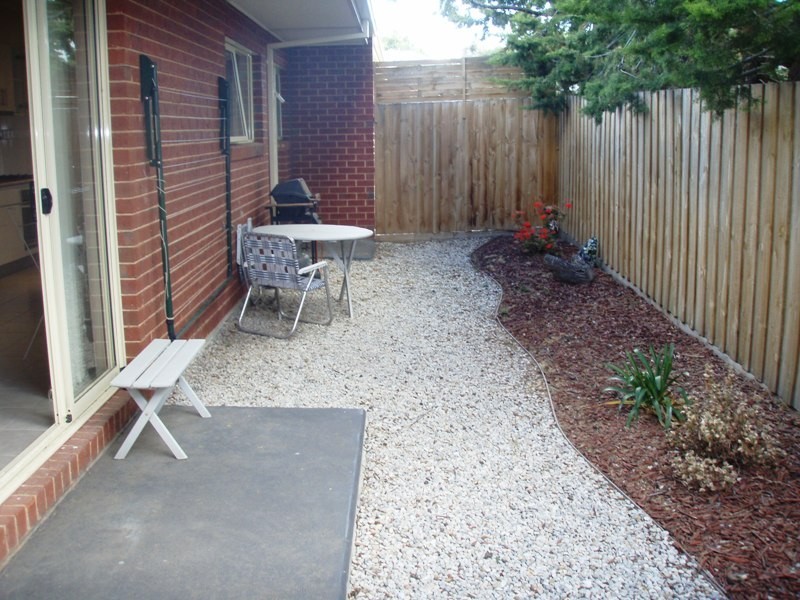 2/7 Riddell Road, Sunbury VIC 3429