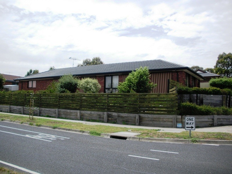 72 Mc Ewen Drive, Sunbury VIC 3429