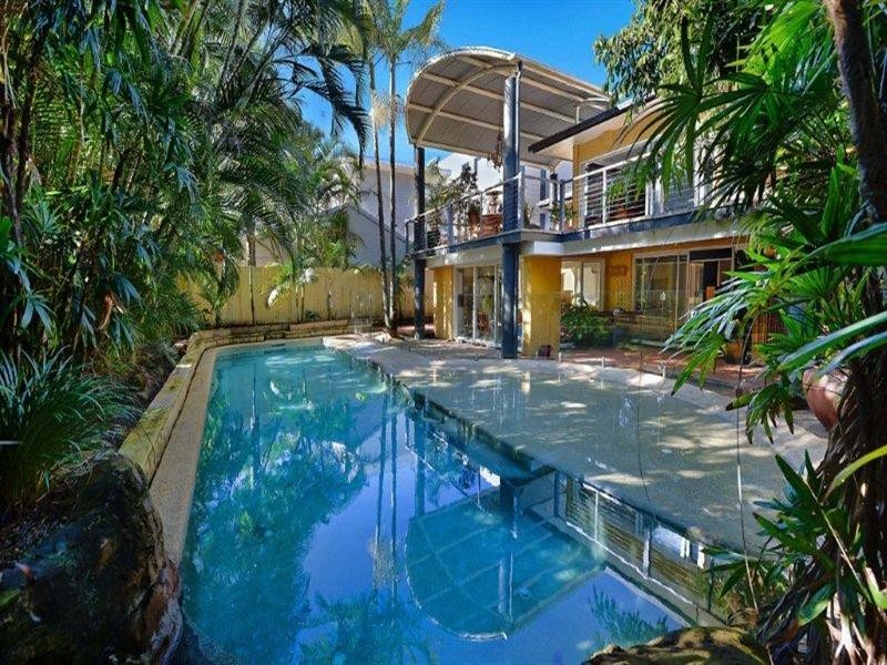 47 Cronin Avenue, Main Beach QLD 4217